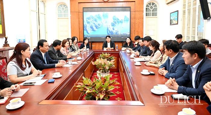 Cục trưởng Nguyễn Trùng Khánh tiếp và làm việc với Chủ tịch Hội đồng thành phố Hwaseong, tỉnh Gyeonggi (Hàn Quốc) Gim Gyeonghee